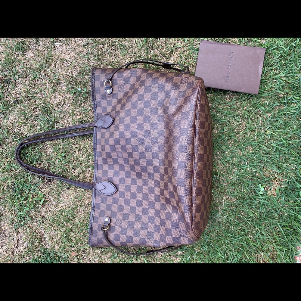 Louis Vuitton Damier Ebene MM Neverfull